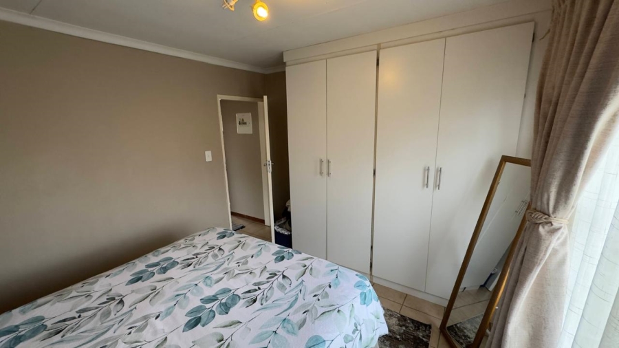 2 Bedroom Property for Sale in The Reeds Gauteng