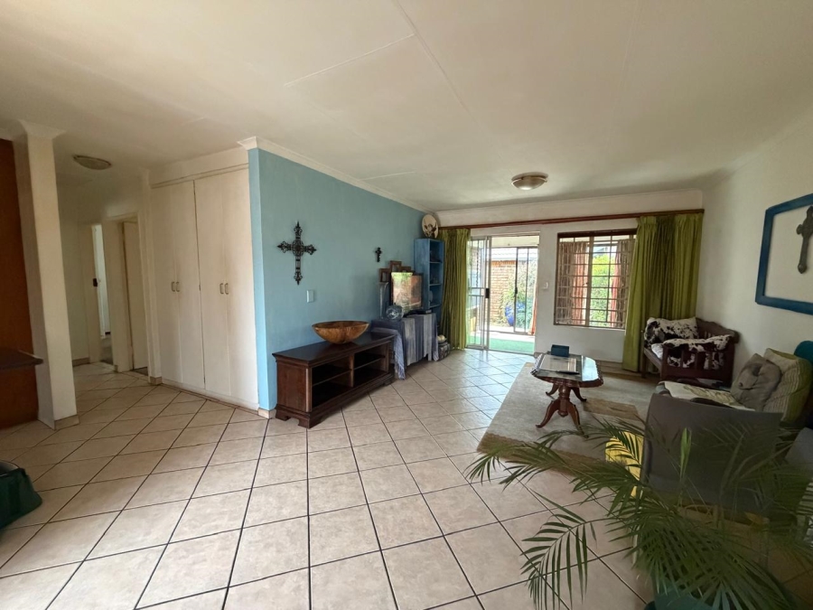 2 Bedroom Property for Sale in Rooihuiskraal North Gauteng