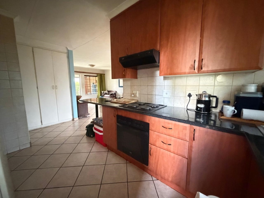 2 Bedroom Property for Sale in Rooihuiskraal North Gauteng