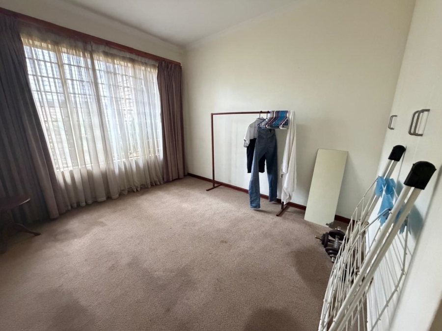 2 Bedroom Property for Sale in Rooihuiskraal North Gauteng