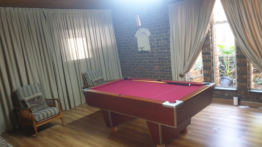 5 Bedroom Property for Sale in Eldoraigne Gauteng