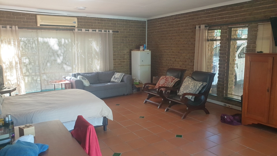 5 Bedroom Property for Sale in Eldoraigne Gauteng