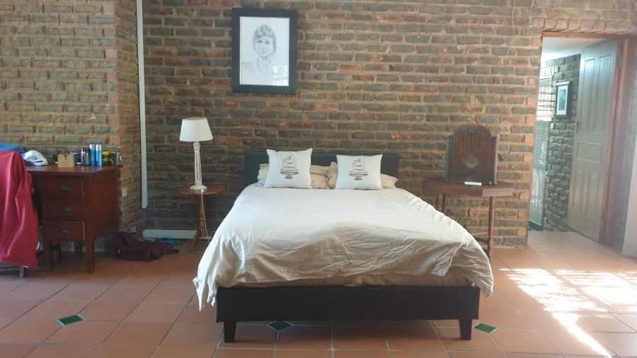 5 Bedroom Property for Sale in Eldoraigne Gauteng