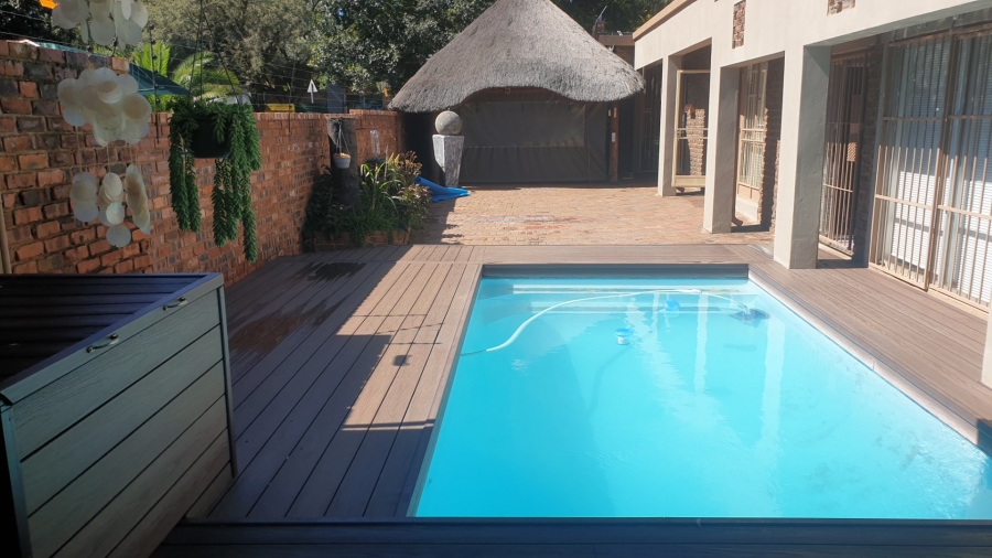 5 Bedroom Property for Sale in Eldoraigne Gauteng