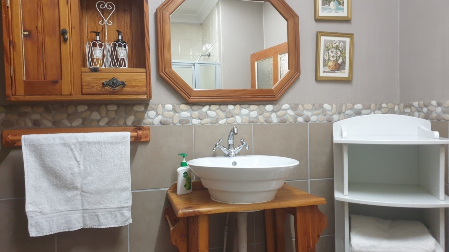 5 Bedroom Property for Sale in Eldoraigne Gauteng