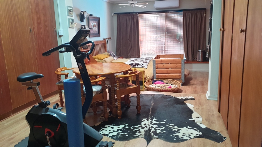 5 Bedroom Property for Sale in Eldoraigne Gauteng