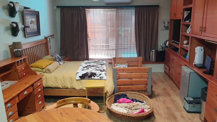5 Bedroom Property for Sale in Eldoraigne Gauteng