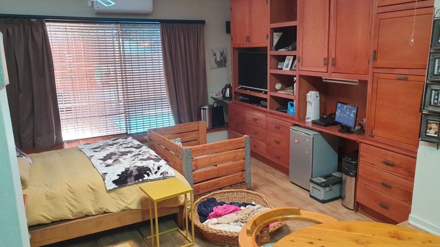 5 Bedroom Property for Sale in Eldoraigne Gauteng