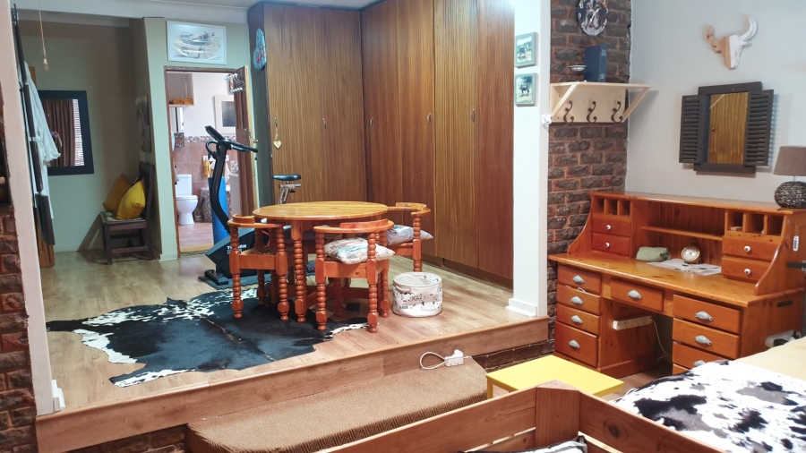 5 Bedroom Property for Sale in Eldoraigne Gauteng