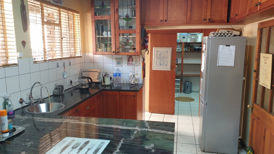 5 Bedroom Property for Sale in Eldoraigne Gauteng