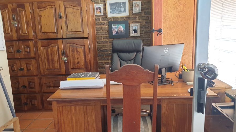 5 Bedroom Property for Sale in Eldoraigne Gauteng