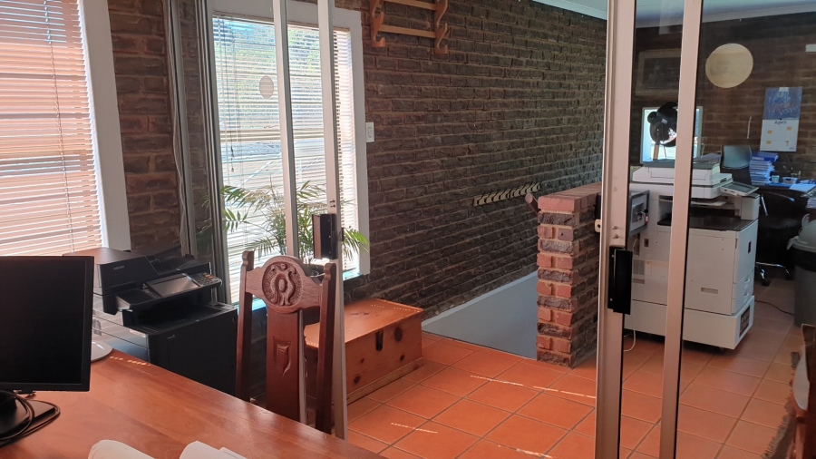 5 Bedroom Property for Sale in Eldoraigne Gauteng