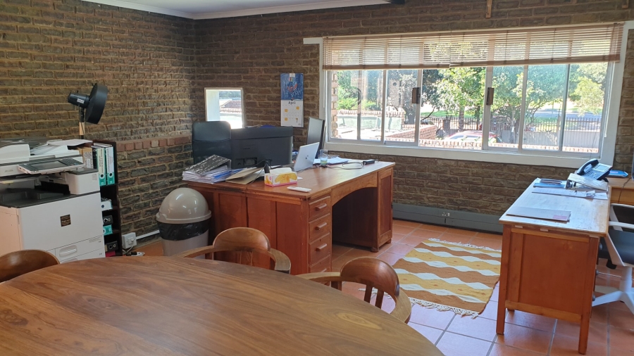 5 Bedroom Property for Sale in Eldoraigne Gauteng