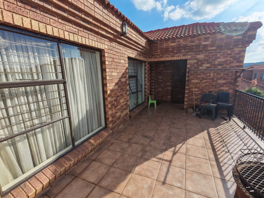 2 Bedroom Property for Sale in Liefde en Vrede Gauteng