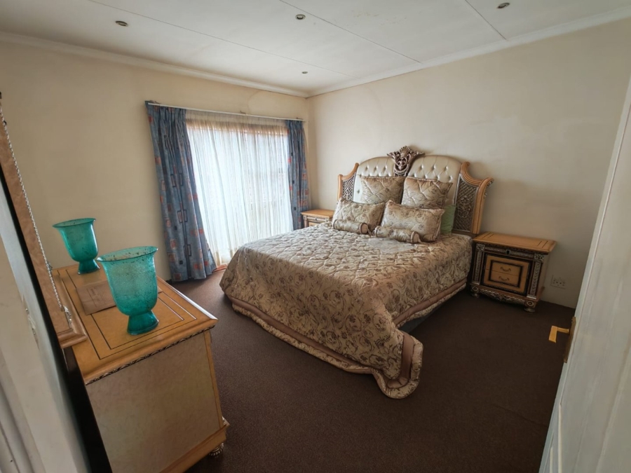 2 Bedroom Property for Sale in Liefde en Vrede Gauteng