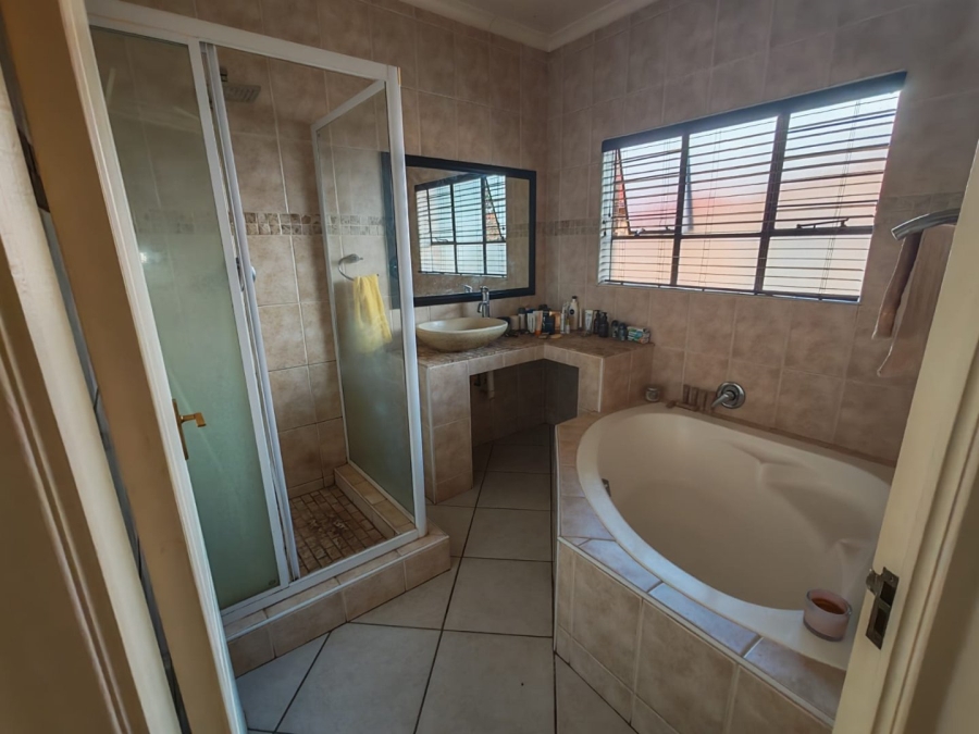 2 Bedroom Property for Sale in Liefde en Vrede Gauteng
