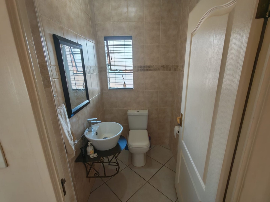 2 Bedroom Property for Sale in Liefde en Vrede Gauteng
