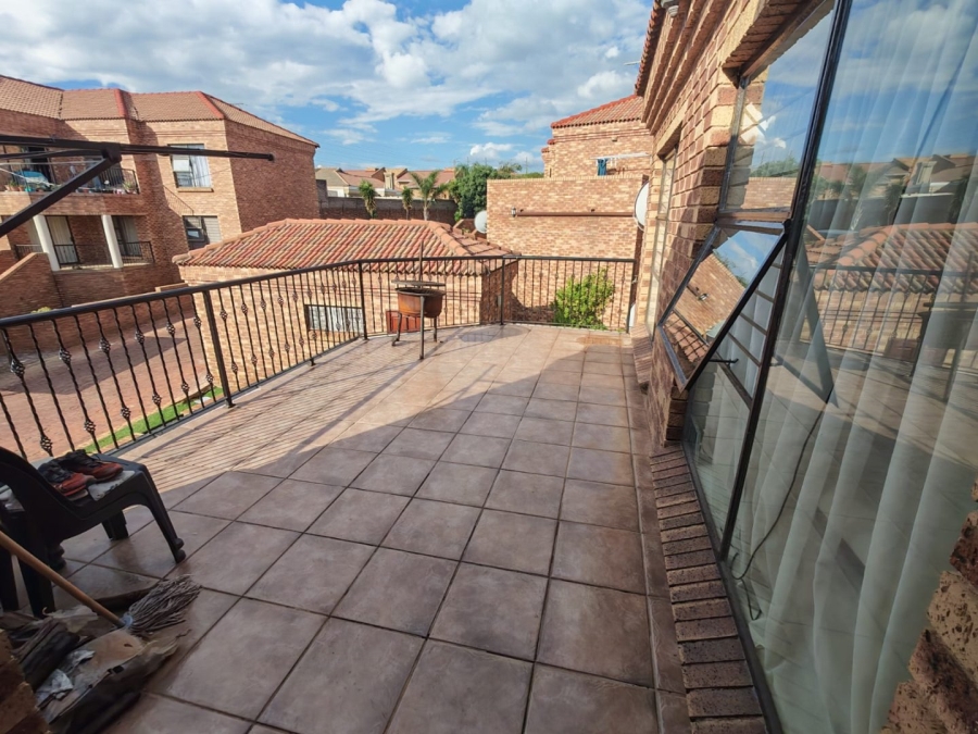 2 Bedroom Property for Sale in Liefde en Vrede Gauteng