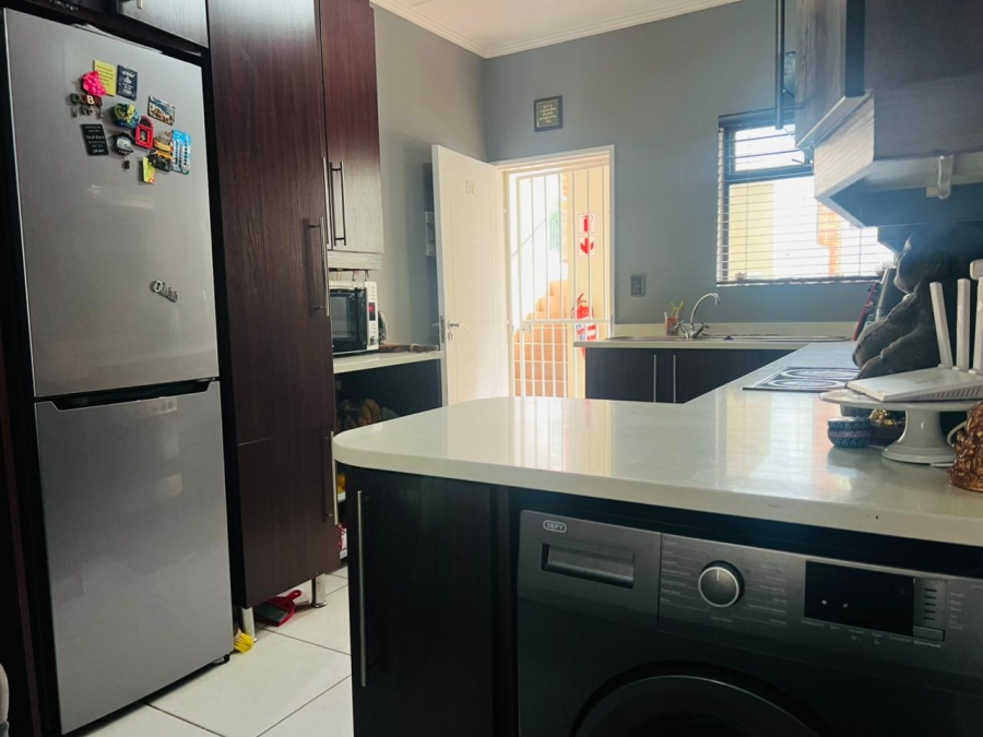 2 Bedroom Property for Sale in Greenstone Hill Gauteng