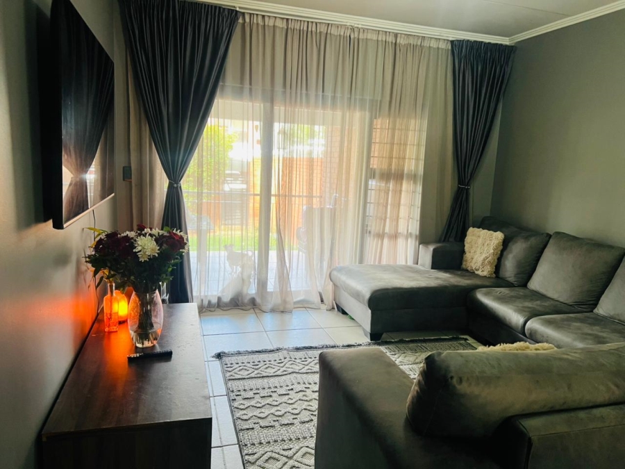 2 Bedroom Property for Sale in Greenstone Hill Gauteng