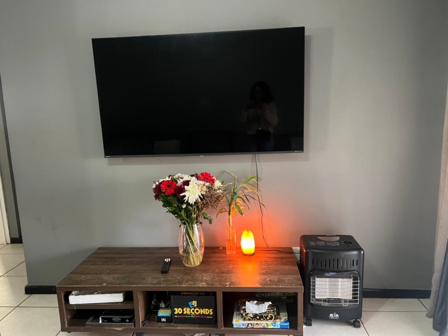 2 Bedroom Property for Sale in Greenstone Hill Gauteng