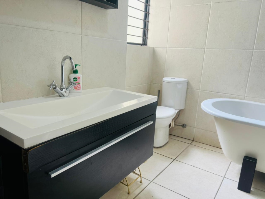 2 Bedroom Property for Sale in Greenstone Hill Gauteng