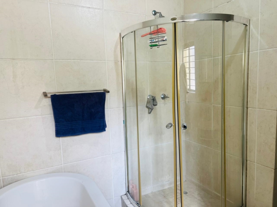 2 Bedroom Property for Sale in Greenstone Hill Gauteng