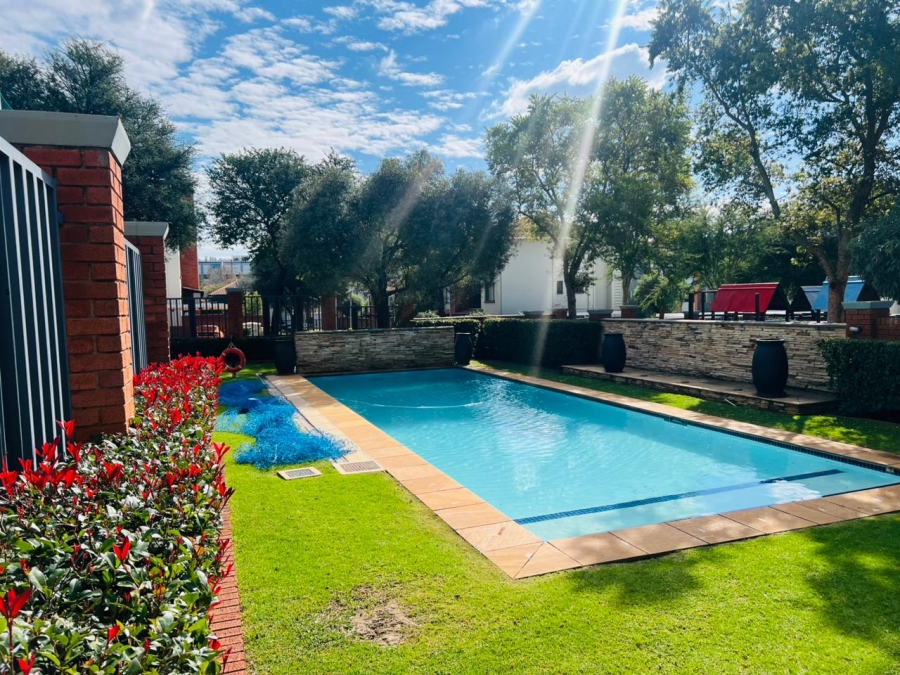 2 Bedroom Property for Sale in Greenstone Hill Gauteng