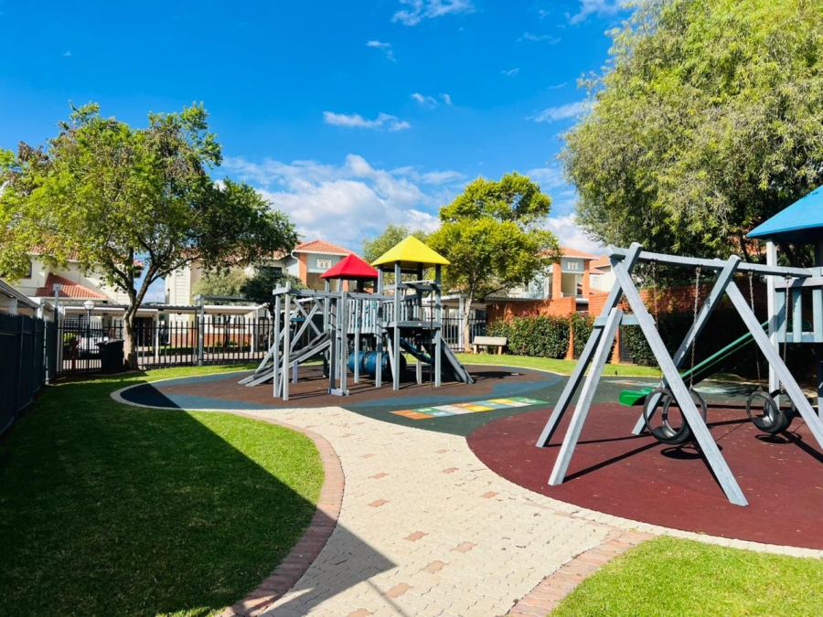 2 Bedroom Property for Sale in Greenstone Hill Gauteng