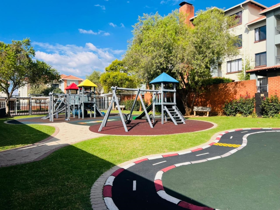2 Bedroom Property for Sale in Greenstone Hill Gauteng
