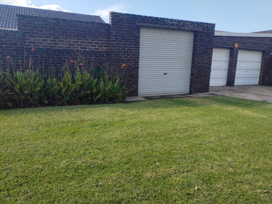 4 Bedroom Property for Sale in Petersfield Gauteng
