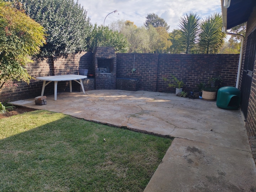 4 Bedroom Property for Sale in Petersfield Gauteng