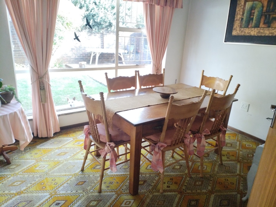 4 Bedroom Property for Sale in Petersfield Gauteng