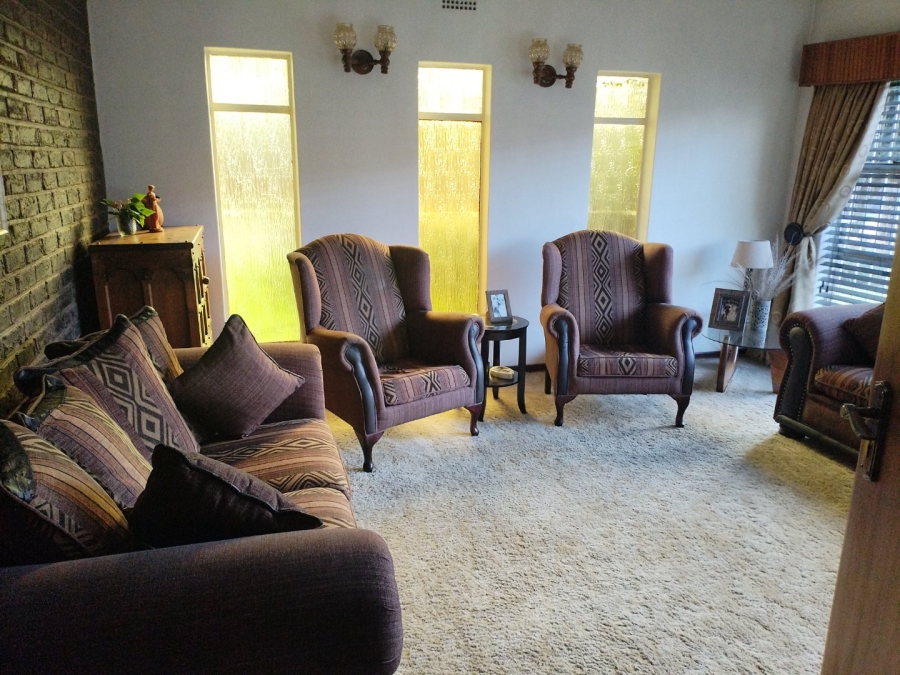 4 Bedroom Property for Sale in Petersfield Gauteng