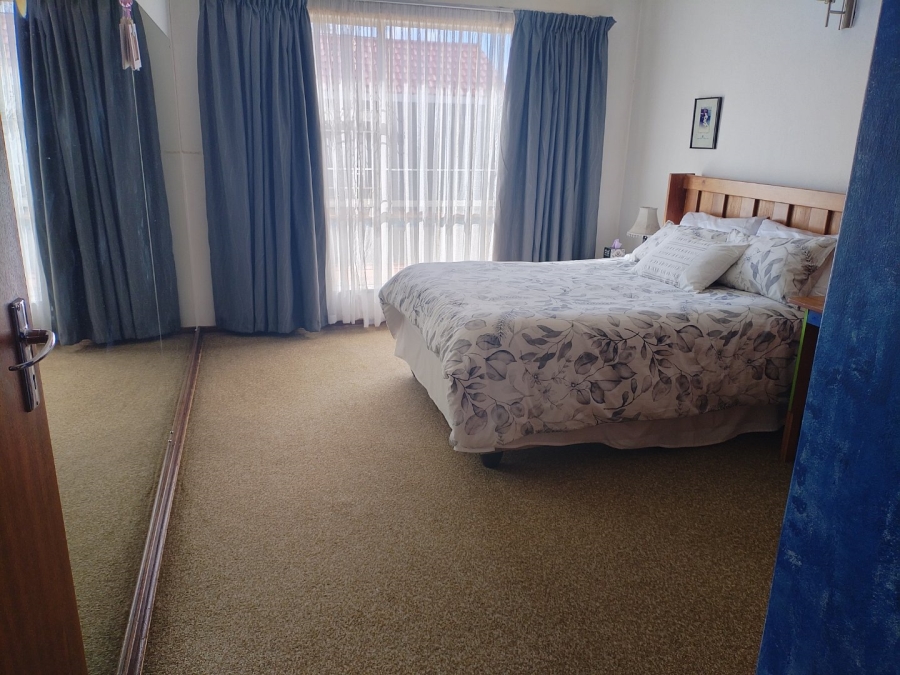 4 Bedroom Property for Sale in Petersfield Gauteng