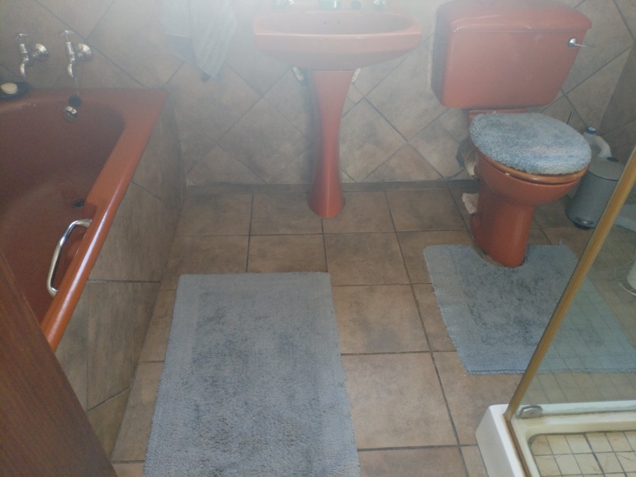 4 Bedroom Property for Sale in Petersfield Gauteng
