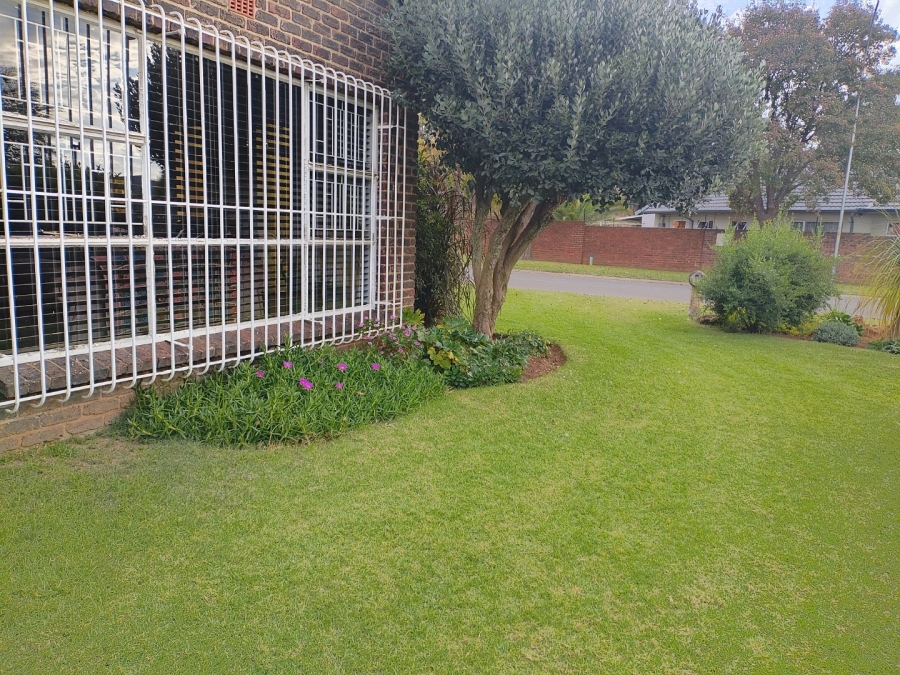 4 Bedroom Property for Sale in Petersfield Gauteng