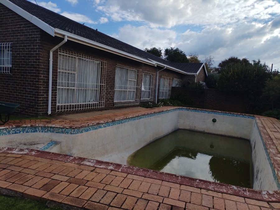4 Bedroom Property for Sale in Petersfield Gauteng