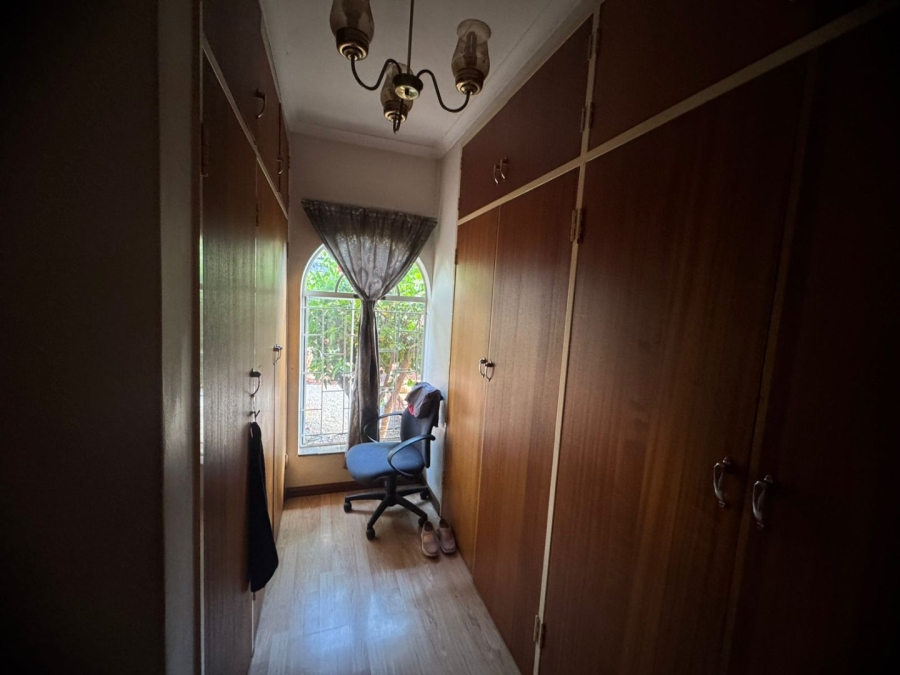  Bedroom Property for Sale in Mountain View Gauteng