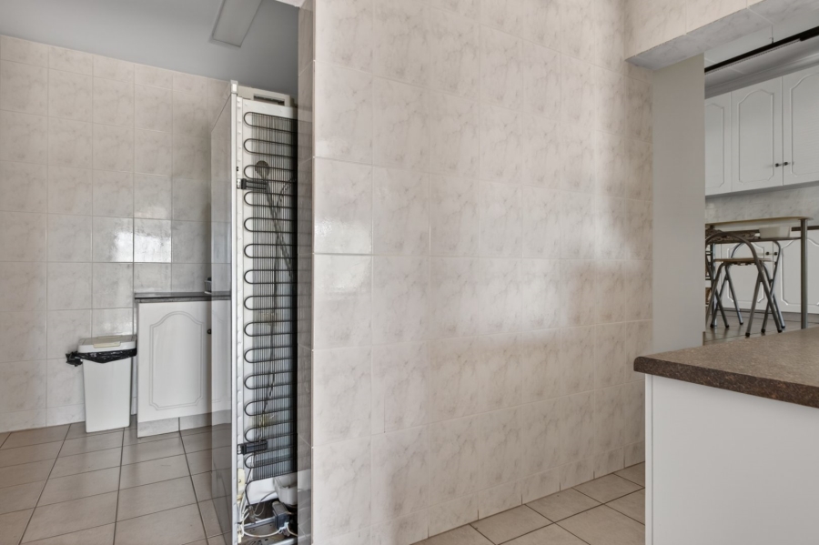 5 Bedroom Property for Sale in Roodekrans Gauteng