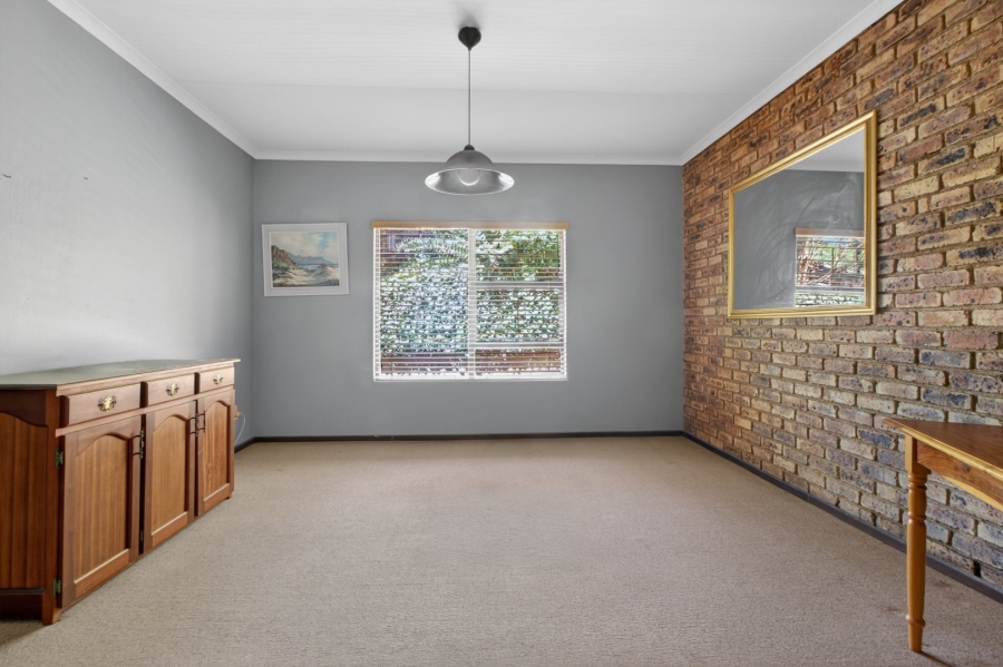 5 Bedroom Property for Sale in Roodekrans Gauteng