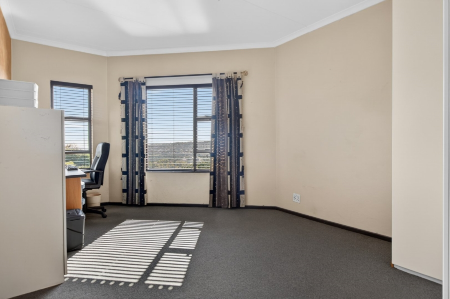 5 Bedroom Property for Sale in Roodekrans Gauteng