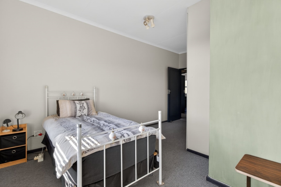 5 Bedroom Property for Sale in Roodekrans Gauteng