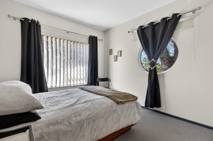 5 Bedroom Property for Sale in Roodekrans Gauteng