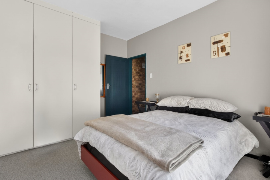 5 Bedroom Property for Sale in Roodekrans Gauteng