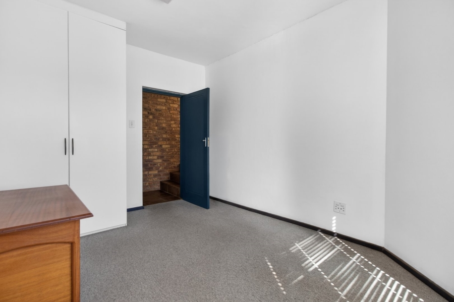 5 Bedroom Property for Sale in Roodekrans Gauteng