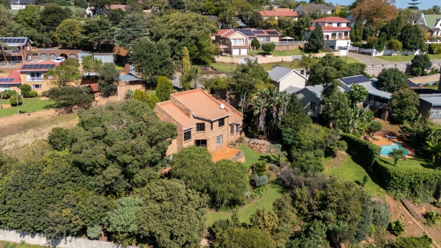 5 Bedroom Property for Sale in Roodekrans Gauteng