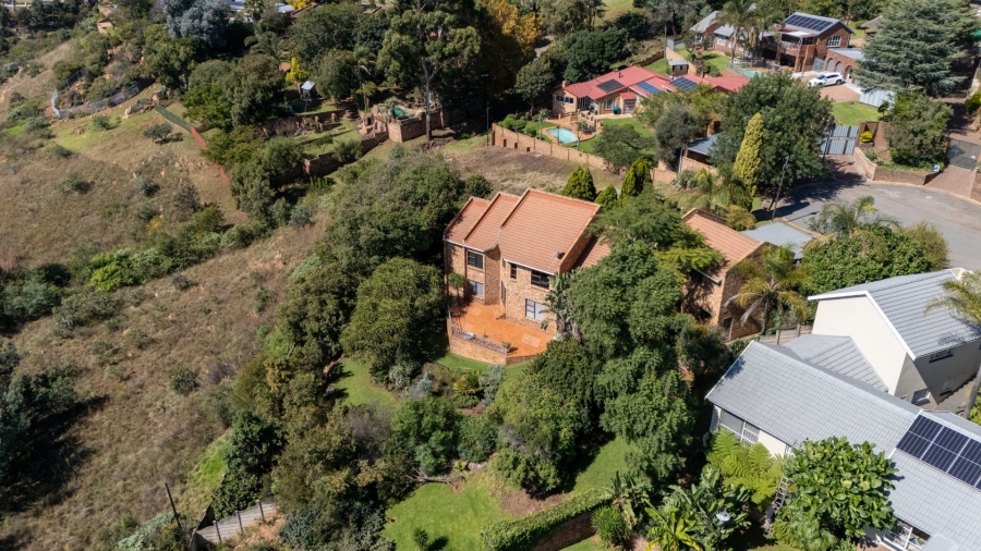 5 Bedroom Property for Sale in Roodekrans Gauteng