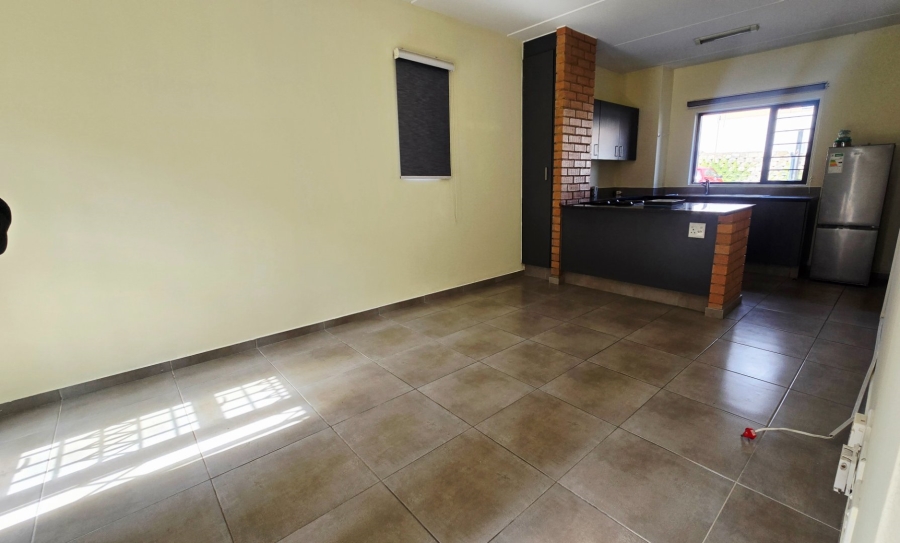 To Let 2 Bedroom Property for Rent in Vorna Valley Gauteng