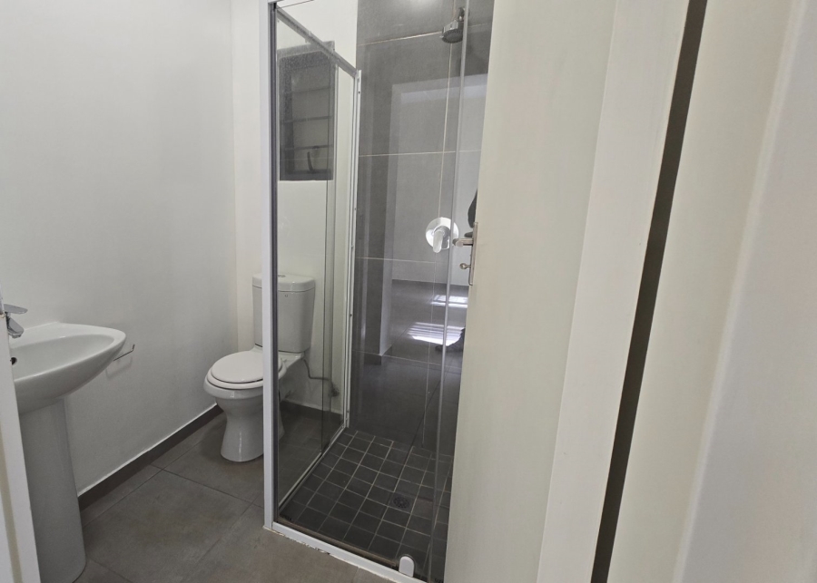 To Let 2 Bedroom Property for Rent in Vorna Valley Gauteng
